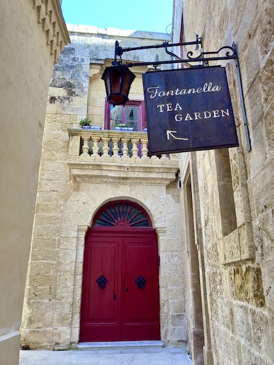 Sign in passageway to Fontanella Tea Garden in Malta